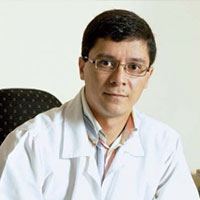 Dr. Rolando Herrera